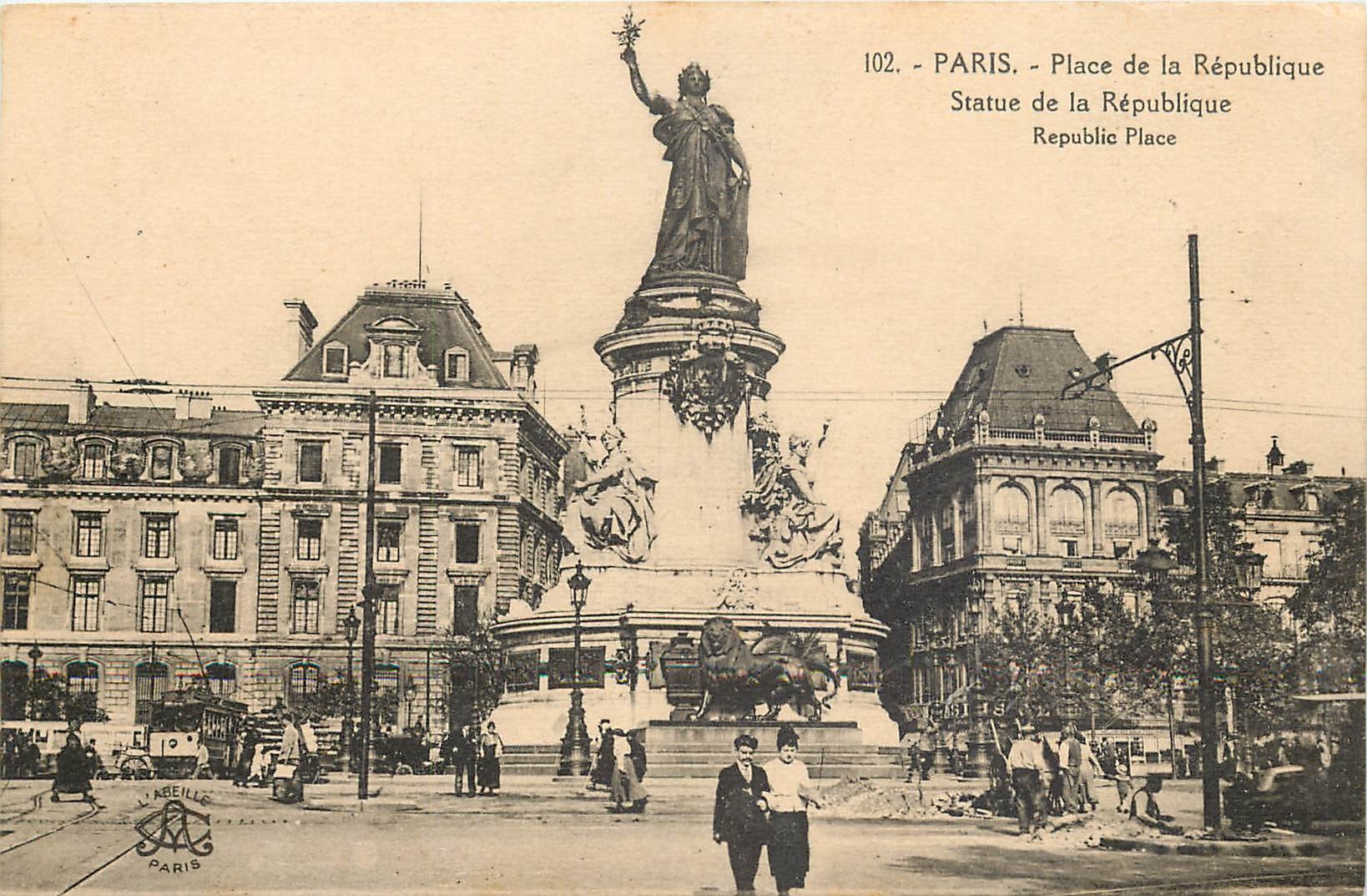 CPA Paris Place de la republique statue de la republique 