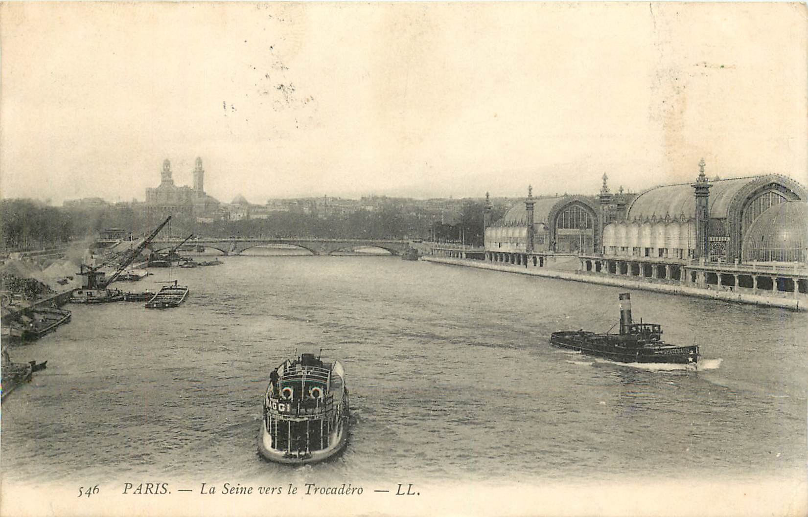 CPA Paris la Seine vers le Trocadero Bateaux