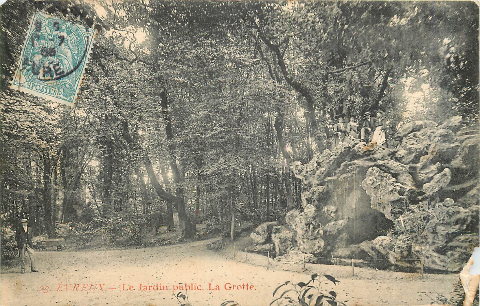 CPA Evreux le jardin public la grotte