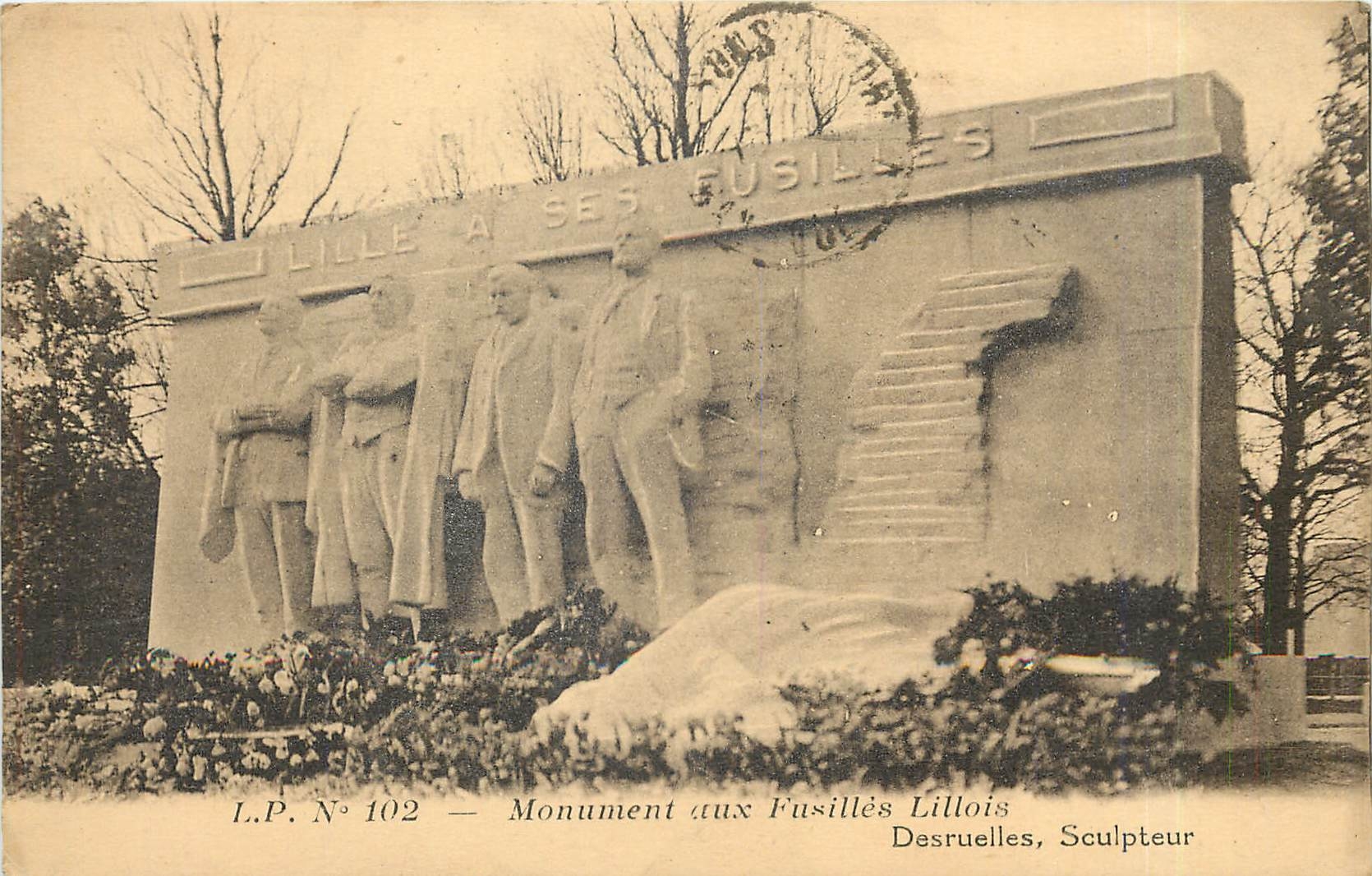 CPA Lille a ses fusilles Monument aux Fusilles Lillois 