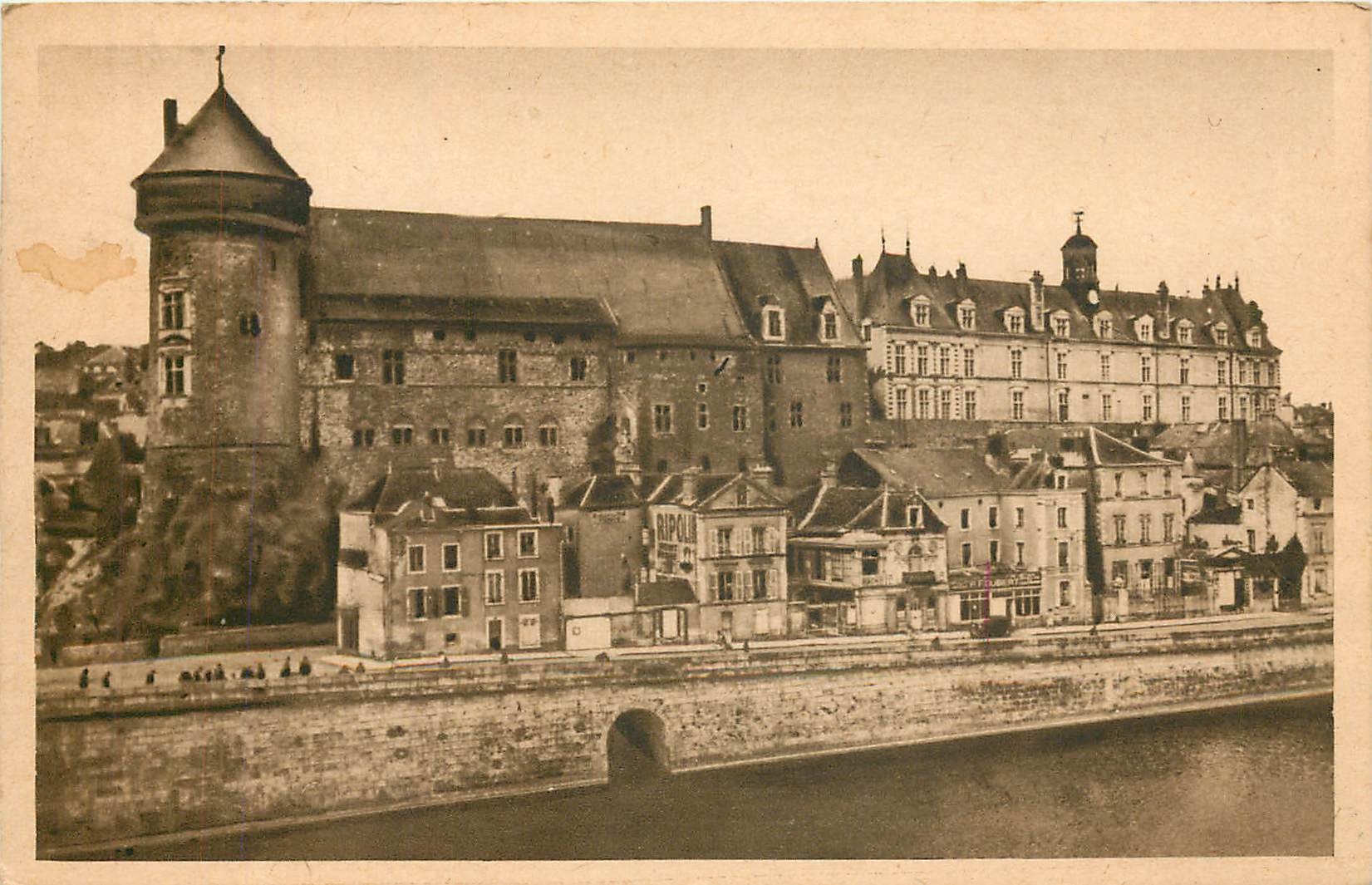 CPA Laval Mayenne le chateau et le palais de justice 
