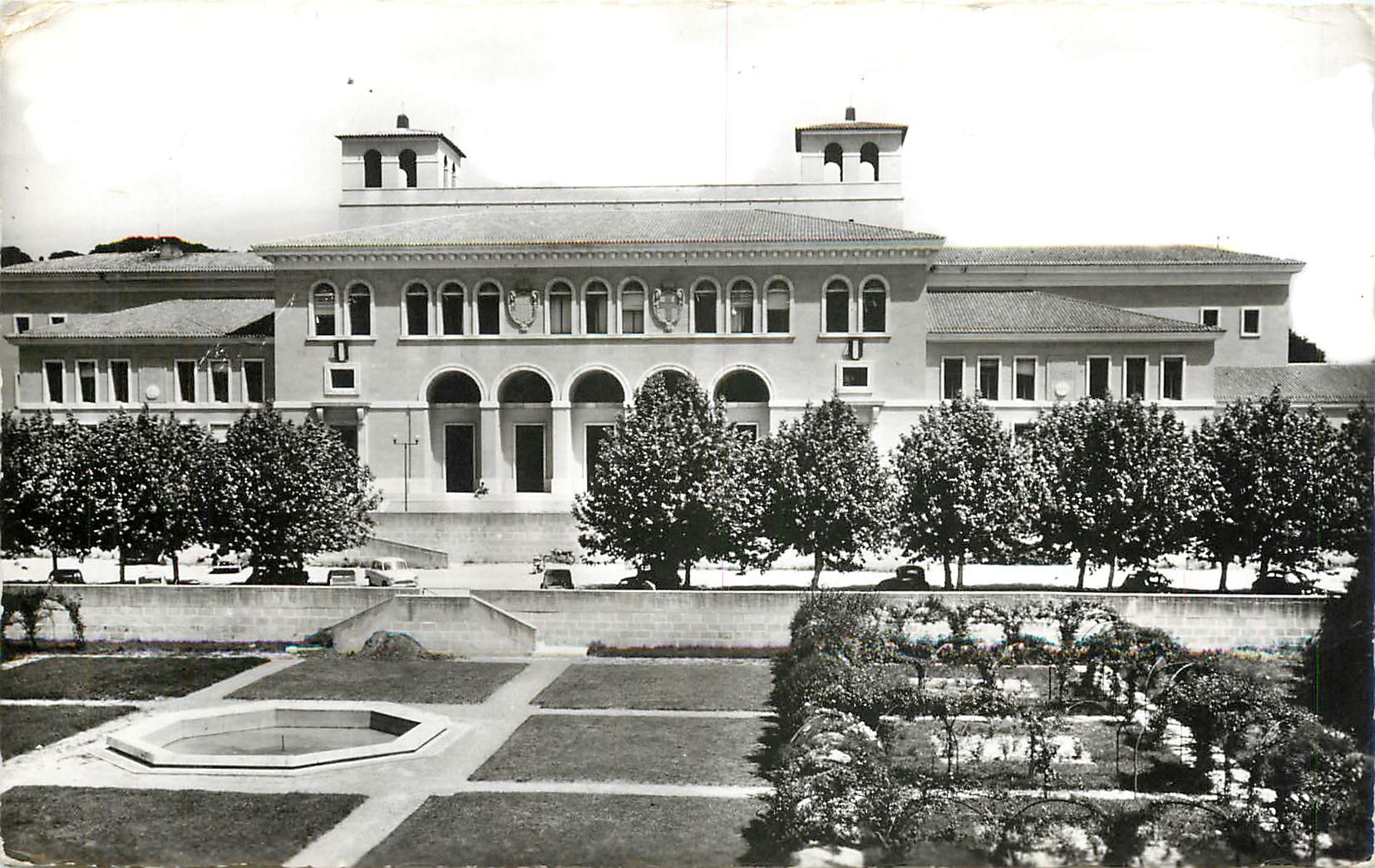 Die Fakultäten — Aix-en-Provence (Bouches-du-Rhône) — Gesellschaft Éditions de France