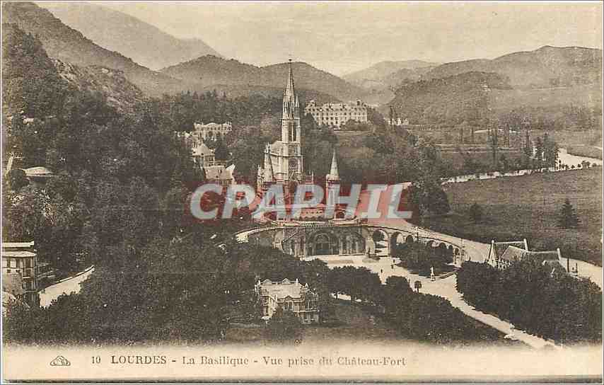 CPA Lourdes la basilique vue prise du chateau Fort 