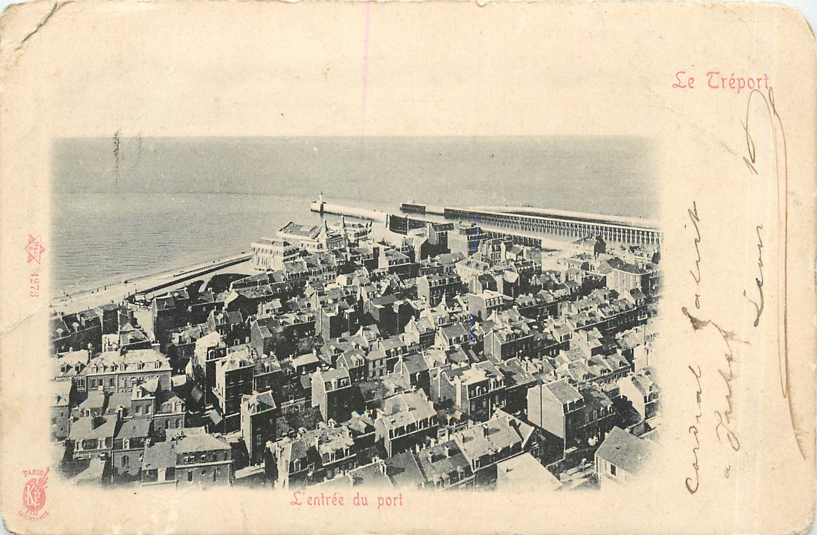 CPA Le Treport l'entree du port 