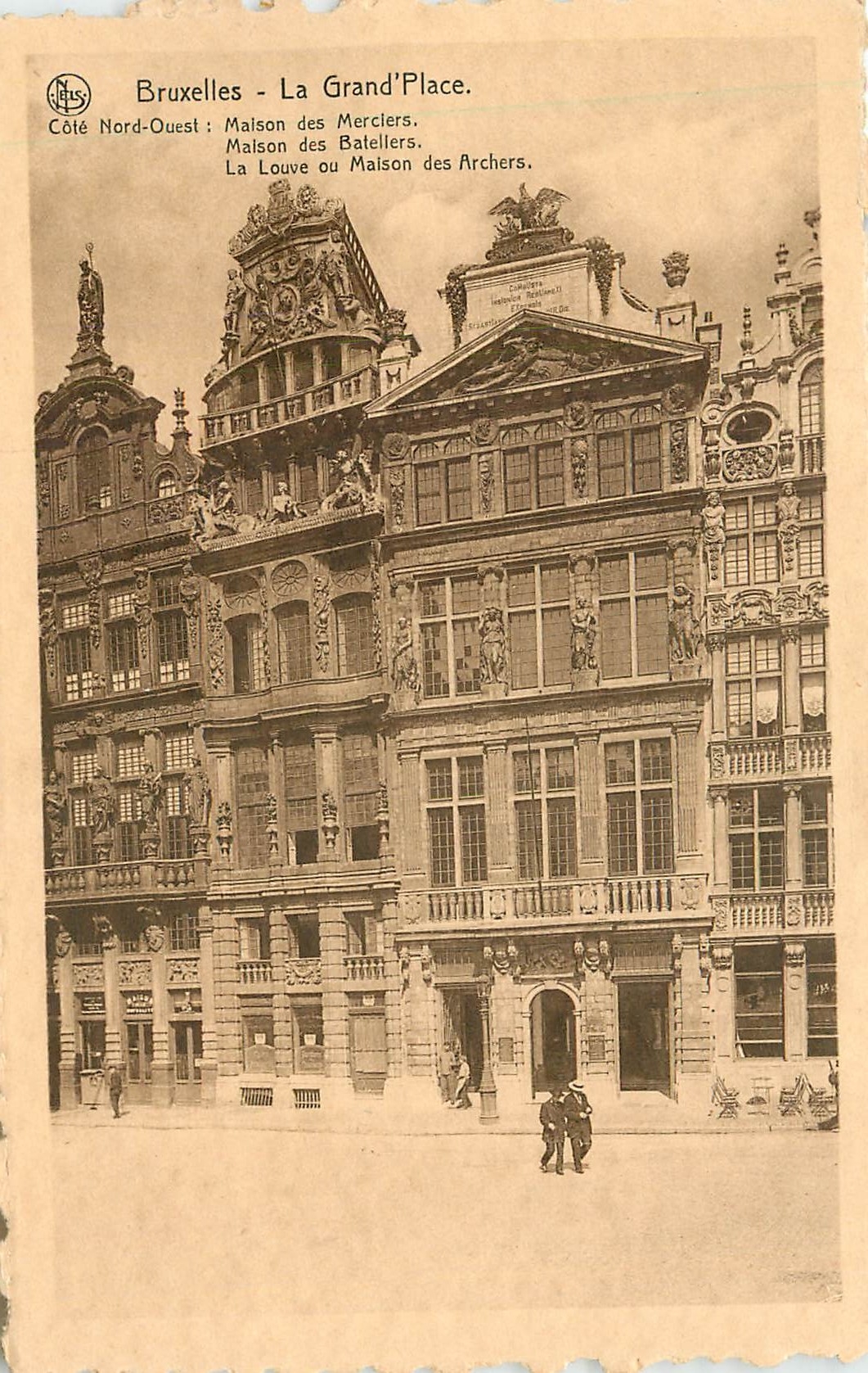 Bruxelles - La Grand'Place. Côté Nord-Ouest : Maison des Merciers, Maison des Batellers, La Louve ou Maison des Archers.