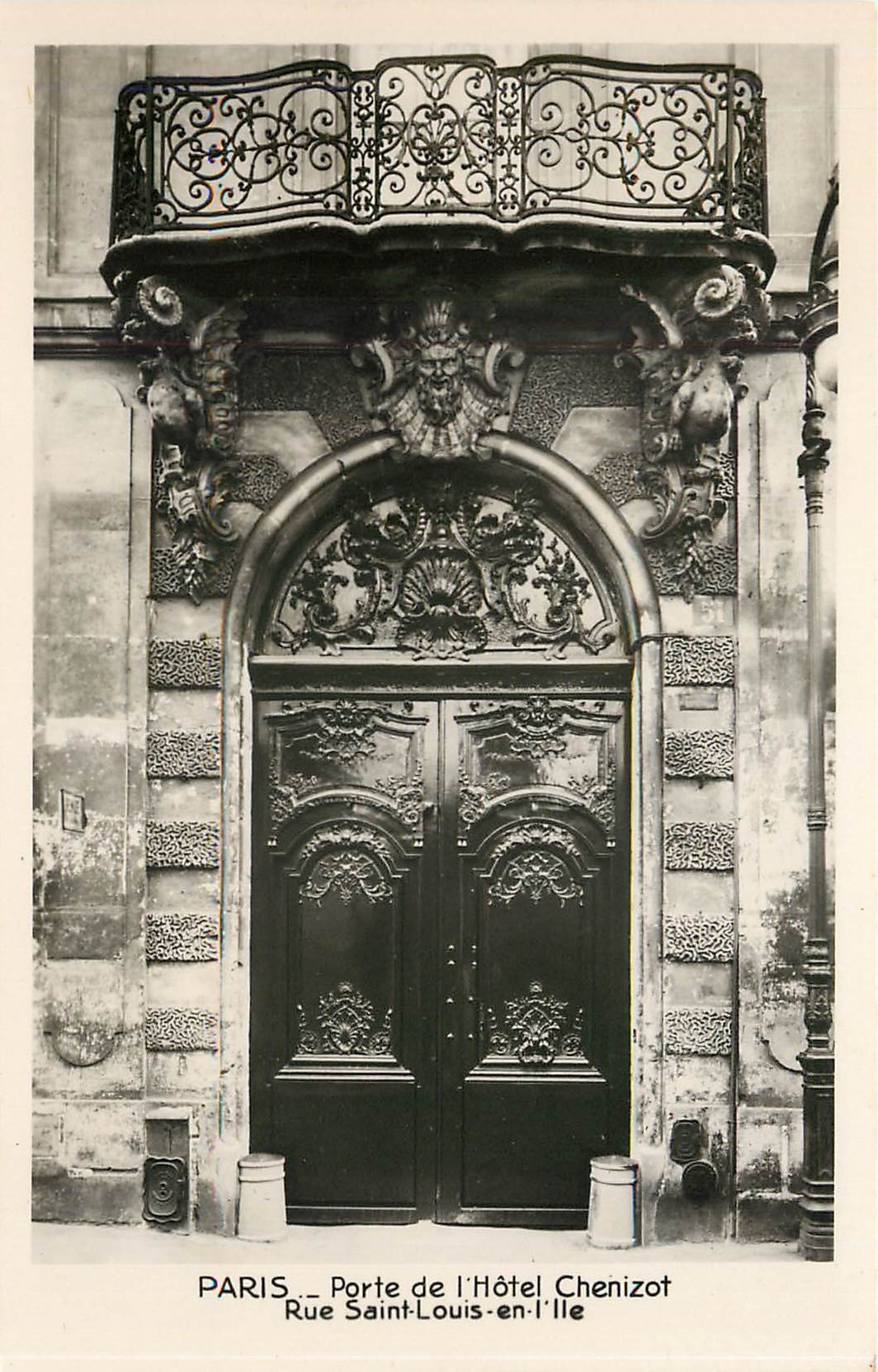 CPA Paris porte de l'hotel Chenizot rue Saint Louis en l'ile 