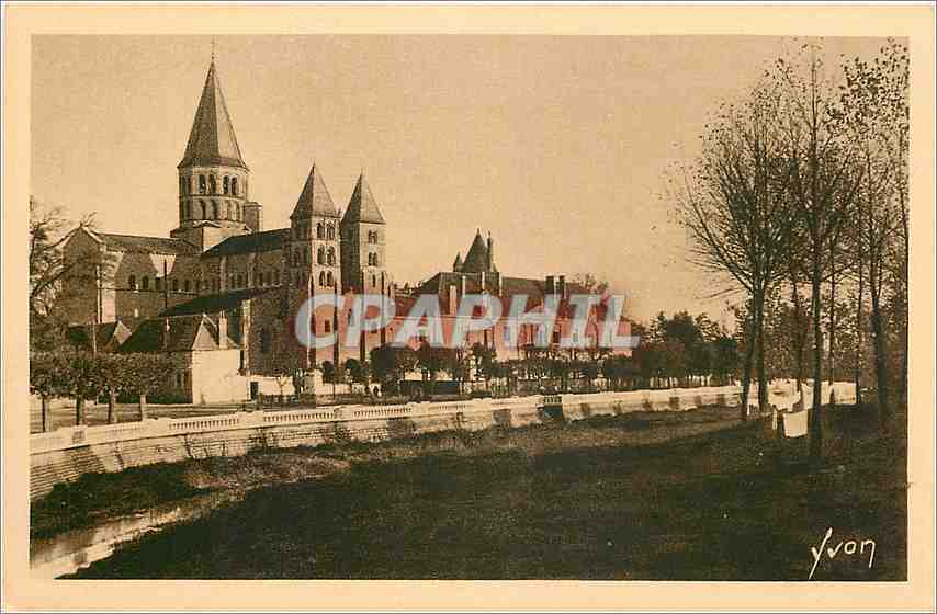 CPA Paray le Monial Saone et Loire la basilique du Sacre coeur consacree en l'an 1004 