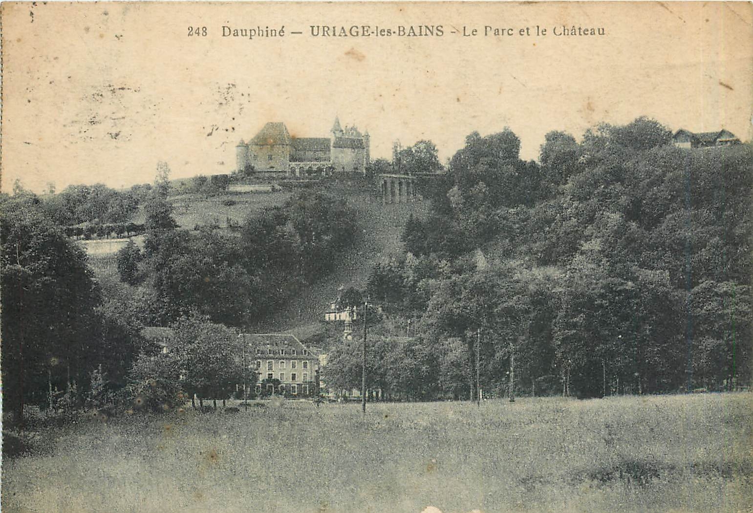 CPA Dauphine Uriage les Bains le parc et le chateau 