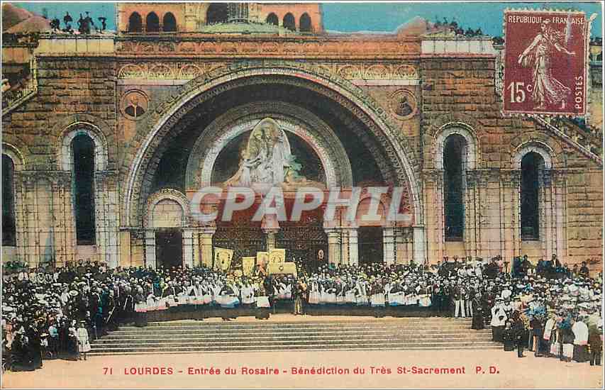 CPA Lourdes Entree du Rossaire benediction du Tres St Sacrement 