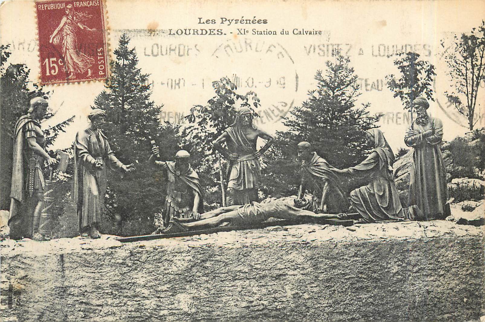 CPA Les Pyrenees Lourdes XI station du Calvaire 