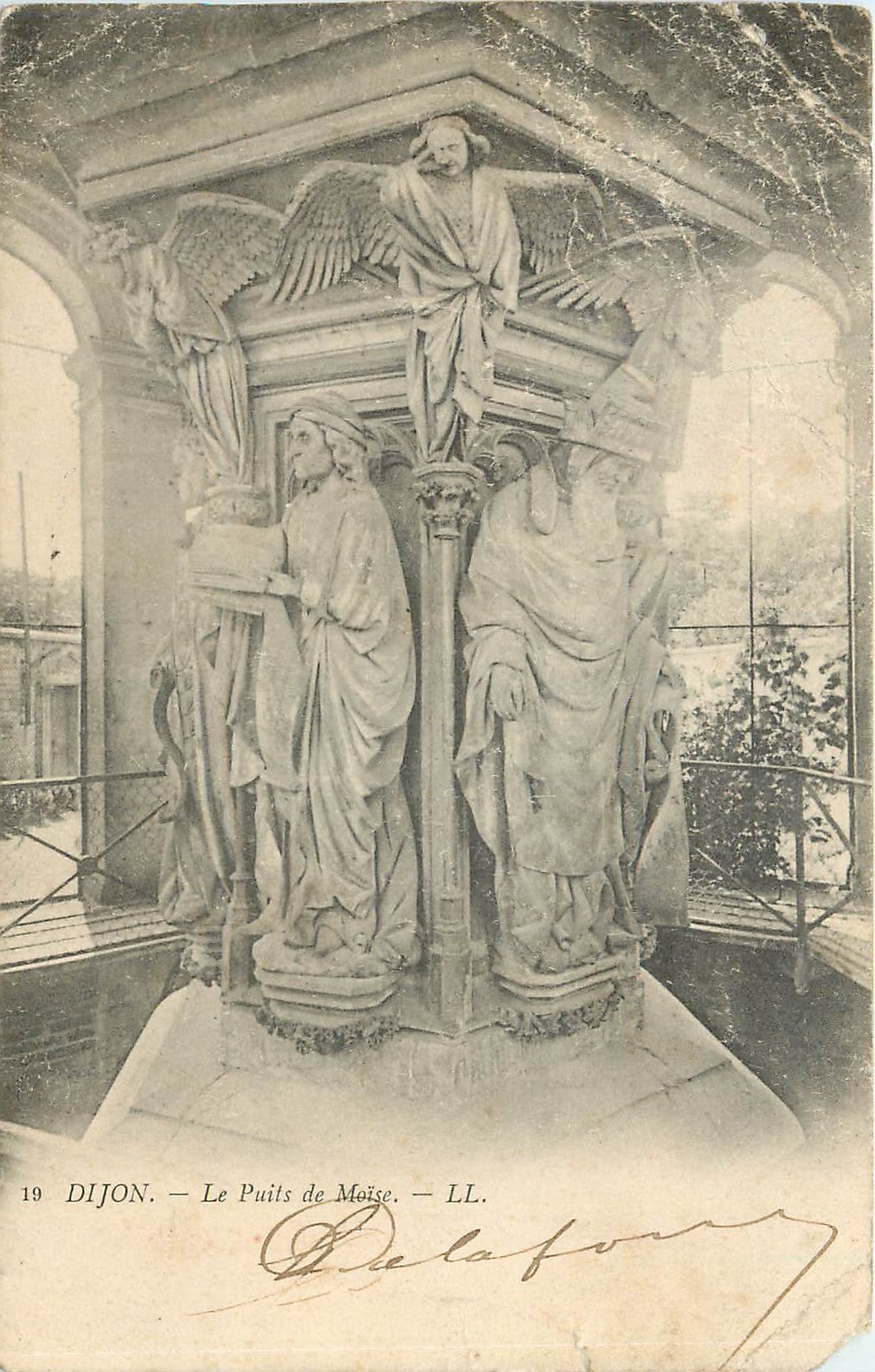 CPA Dijon le puits de Moise 