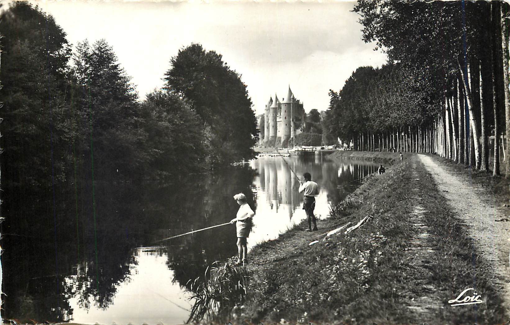 CPM Josselin les bords de l'Oust et le Chateau Enfants Peche