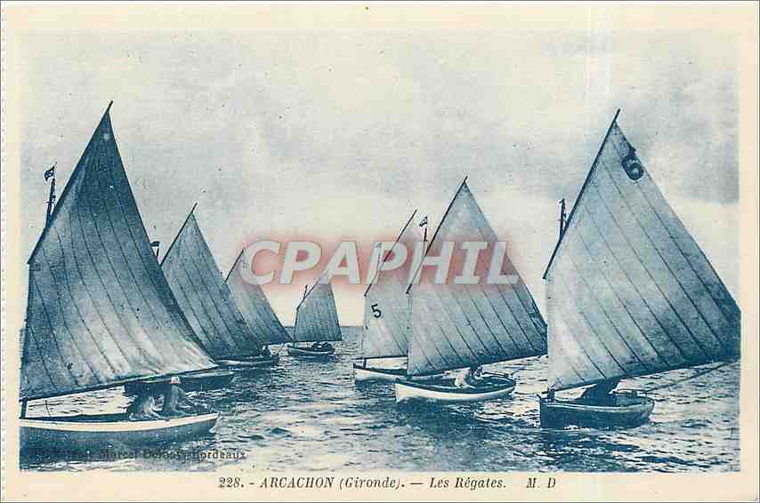CPA Arcachon Gironde les regates Bateaux
