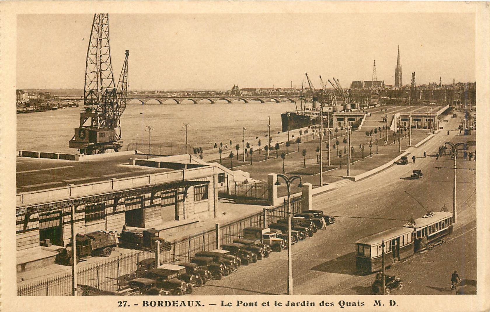 Bordeaux — Le Pont et le Jardin des Quais — M. D.