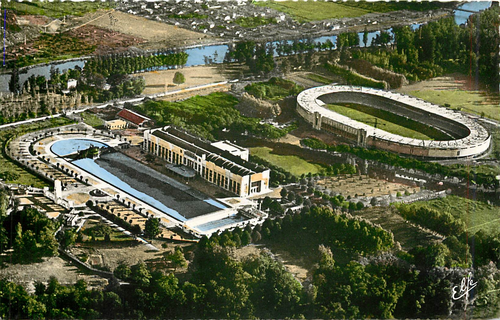 Toulouse — La Ville Rose — Grande Piscine Municipale et Stade (Vue Aérienne) — Édit. Océan Tabouche