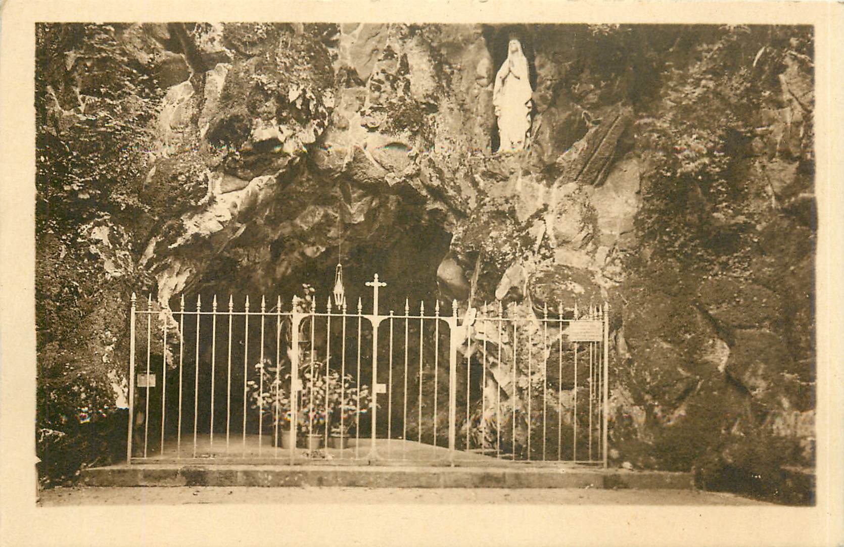 CPA Maison mere des Ursulines de Jesus Chavagnes en Paillers Vendee la grotte de Lourdes 