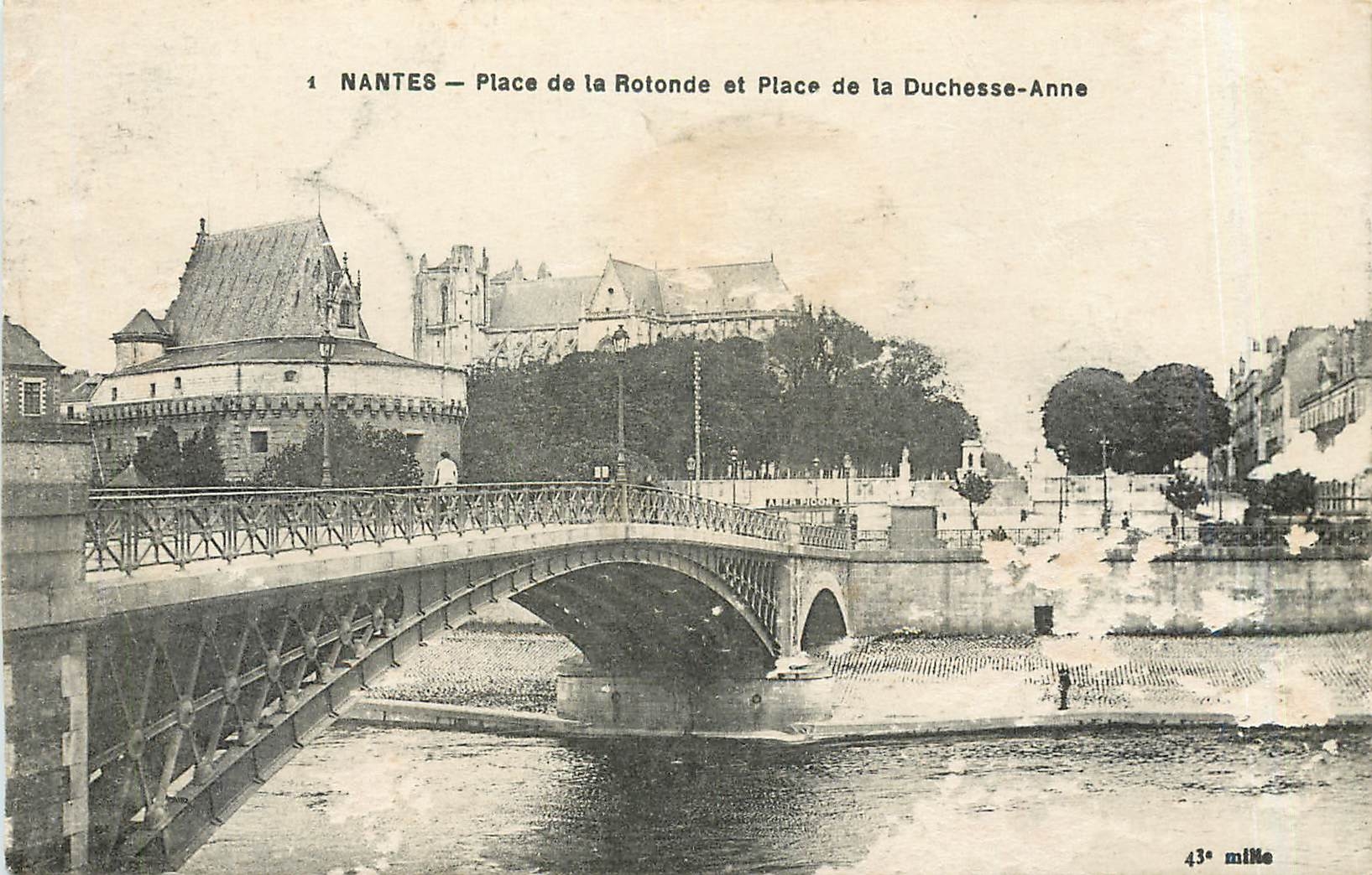 CPA Nantes place de la Rotonde et place de la Duchesse Annee 