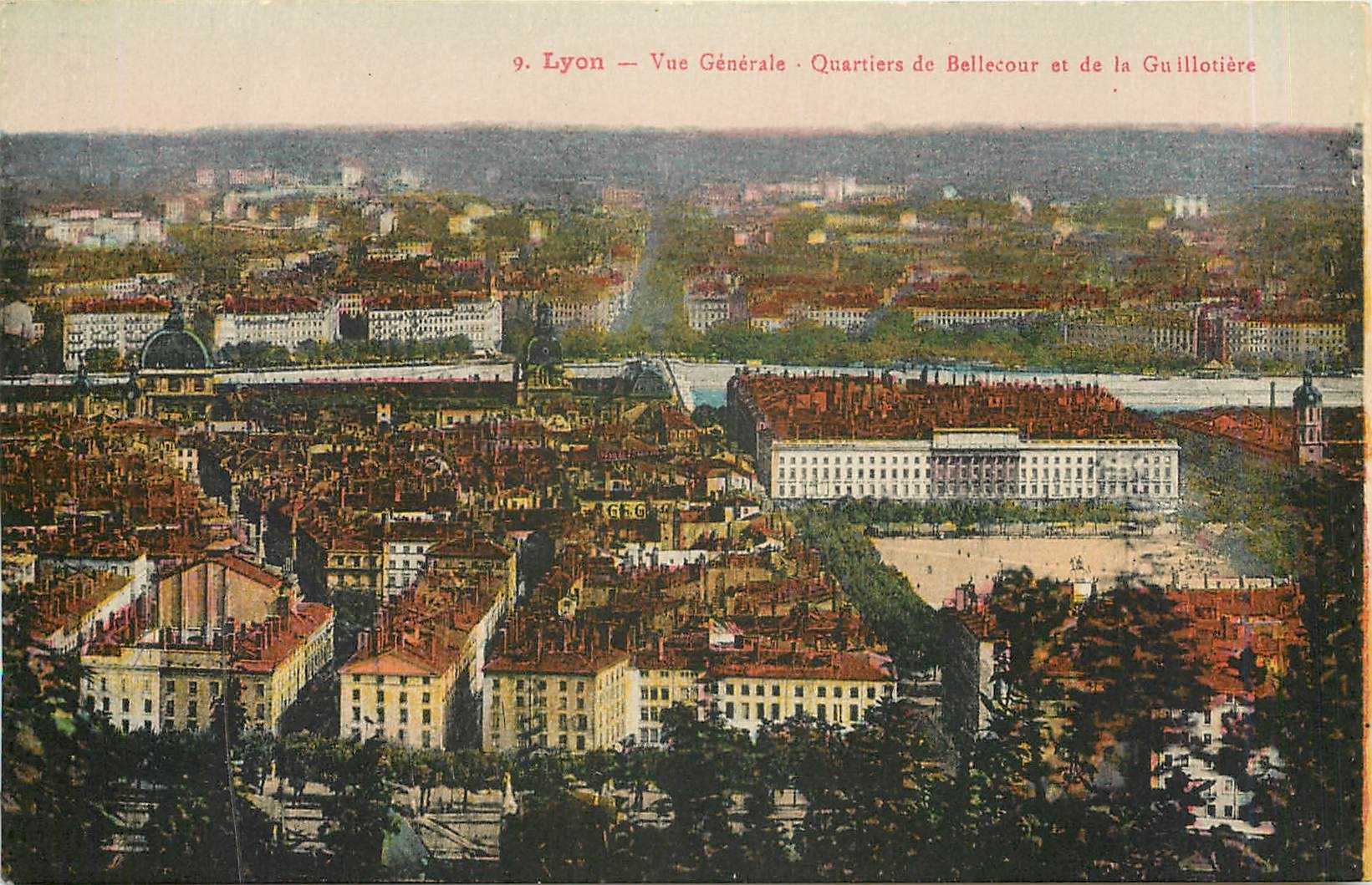 CPA Lyon vue generale quartier de Bellecour et de la Guillotiere 