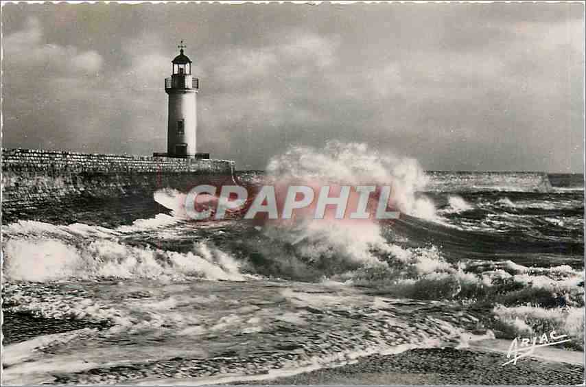 CPM Ile d'Oleron la cotiniere le phare par gros temps 