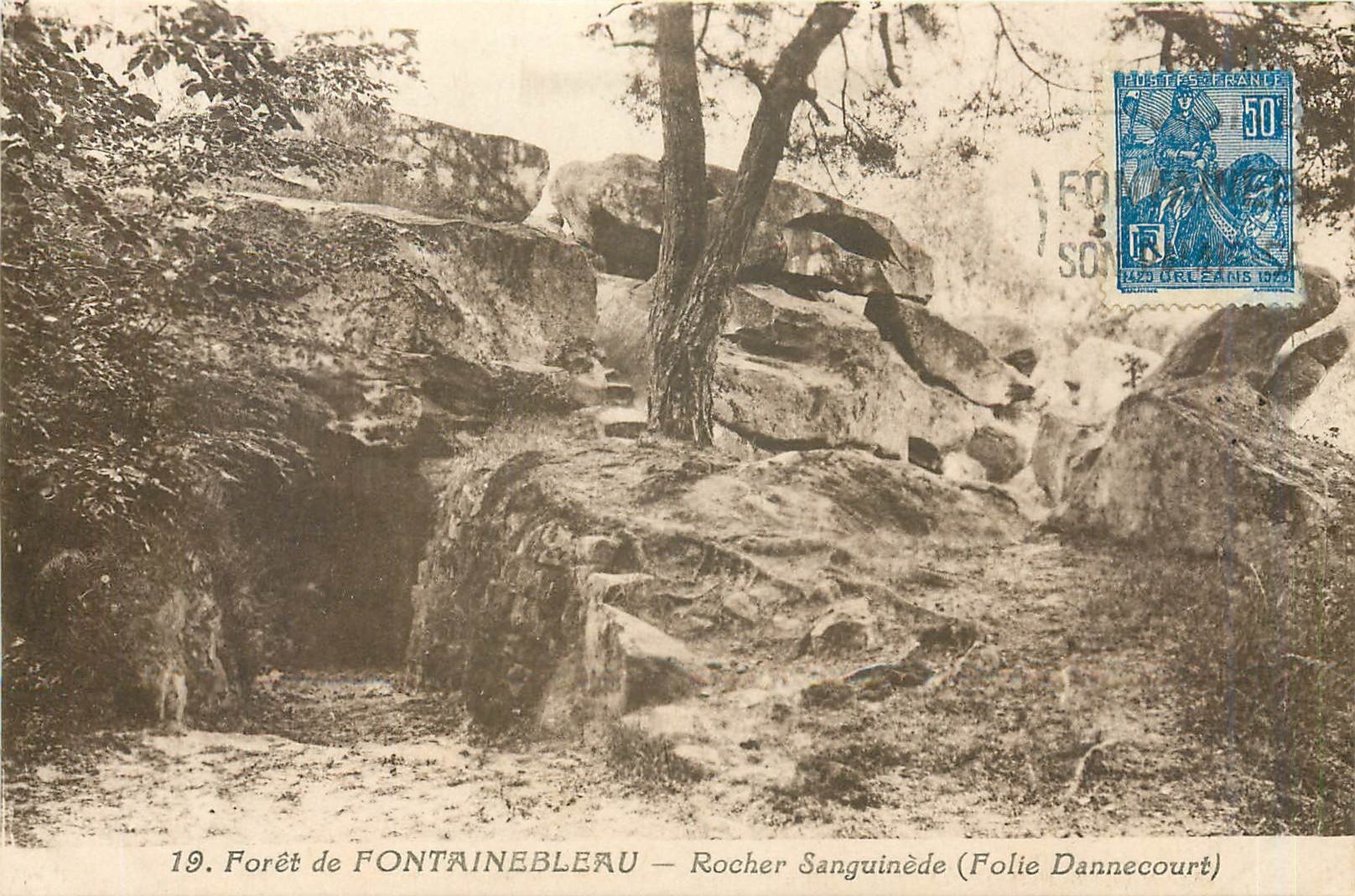 CPA Foret de Fontainebleau rocher Sanguinede Folie Dannecourt 