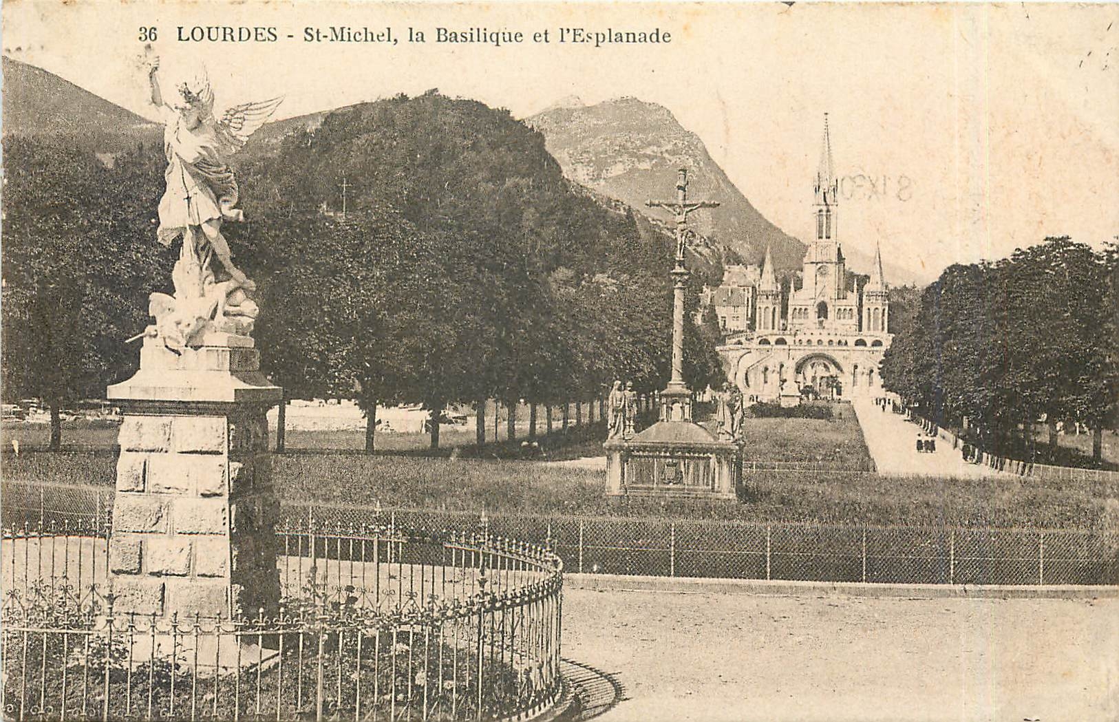 CPA Lourdes St Michel la basilique et l'Esplanade 