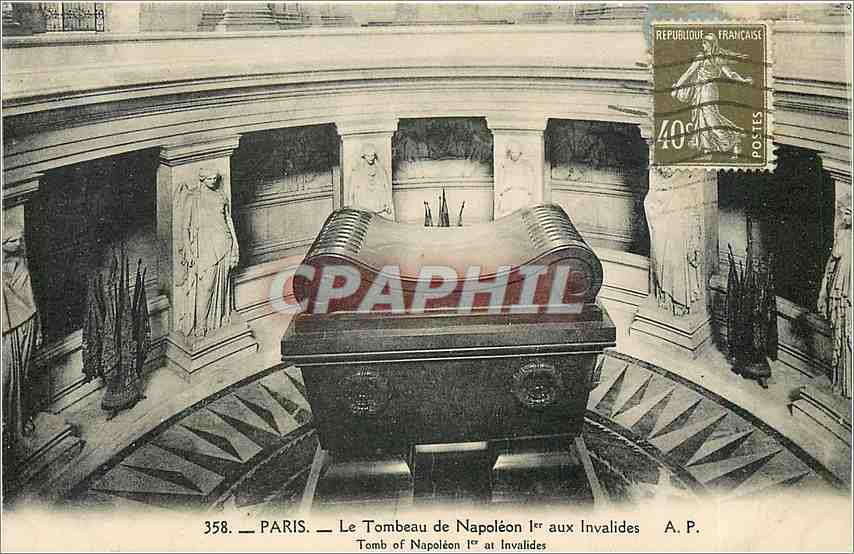 CPA Paris Le Tombeau de Napoleon Ier aux Invalides 