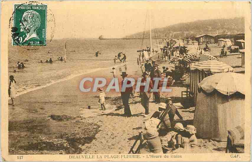 CPA Deauville la plage fleurie l'heure du Bains 
