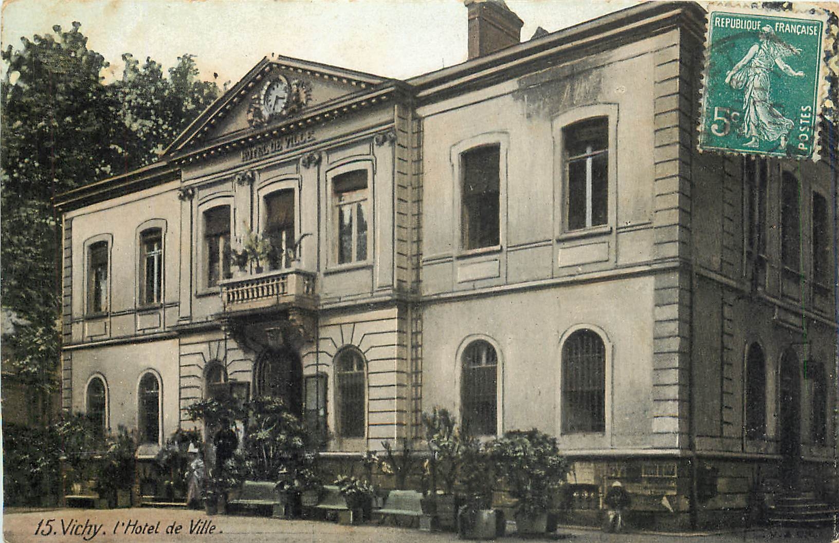 CPA Vichy l'Hotel de Ville 