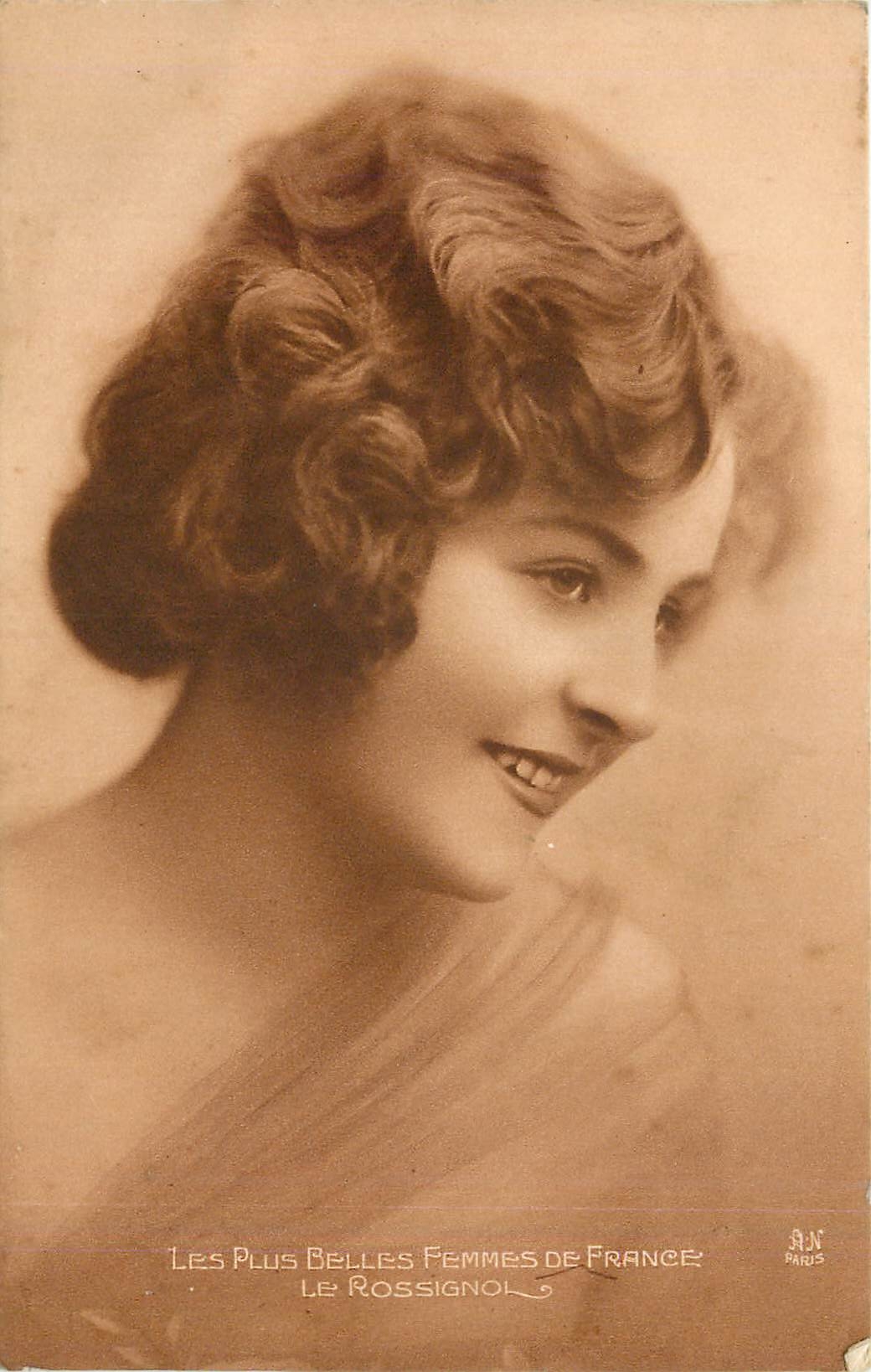 CPA Les Plus Belles Femme de France le Rossignol 