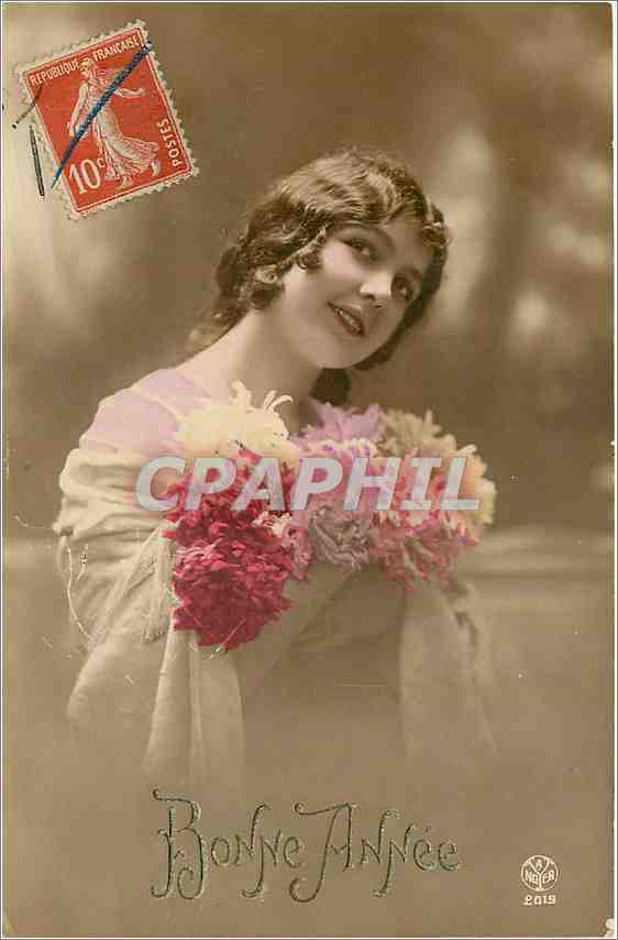 Jeune femme en robe claire tenant un bouquet — Bonne Année — éditeur Paris, n° 148