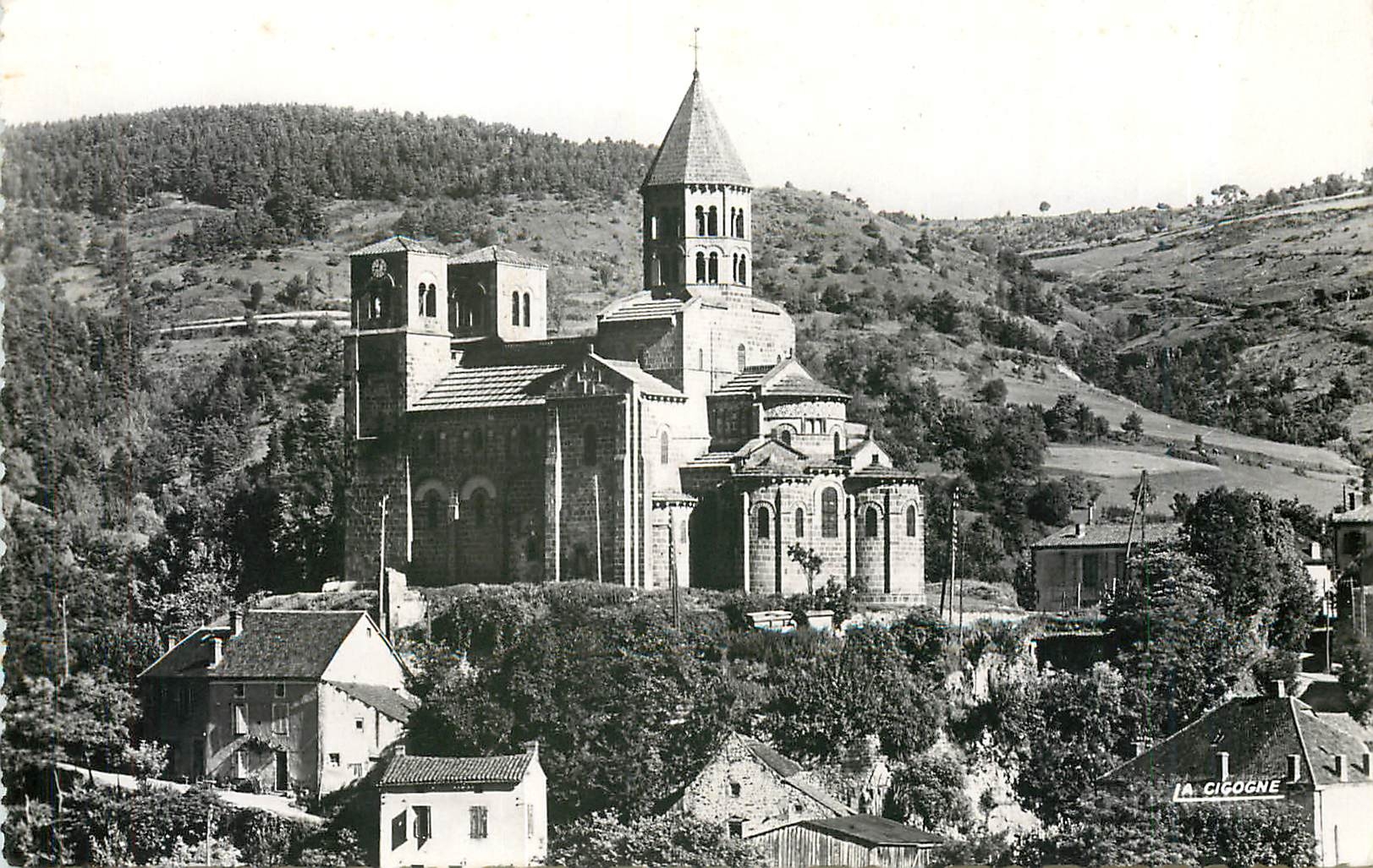 CPM Saint Nectaire le Haute Puy de Dome Station Thermal et Touristique l'eglise XII S 