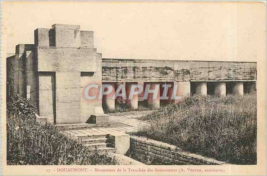 CPA Douaumont Monument de la Tranchee des Baionnettes 