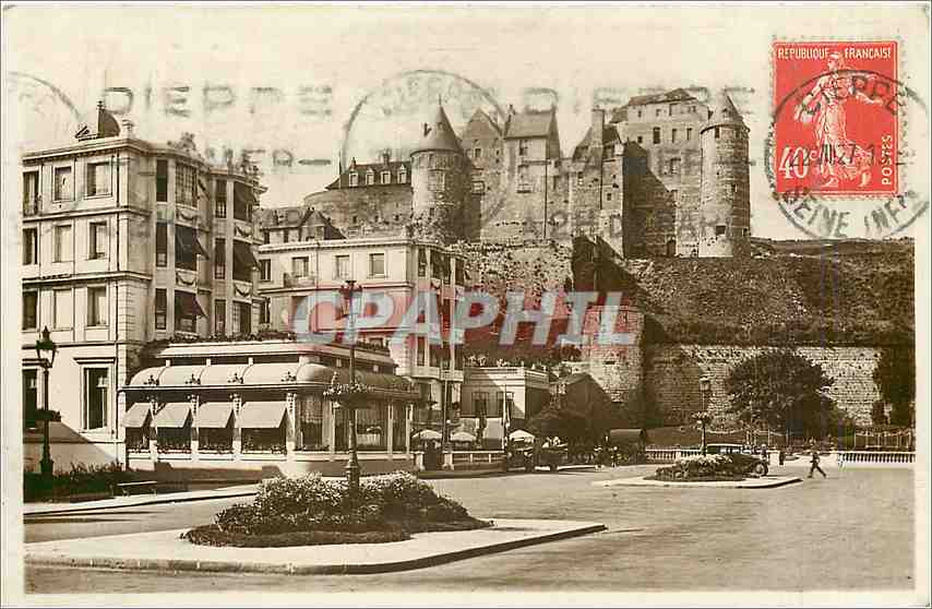 CPA Dieppe L'Hotel Regina et le Vieux Chateau 