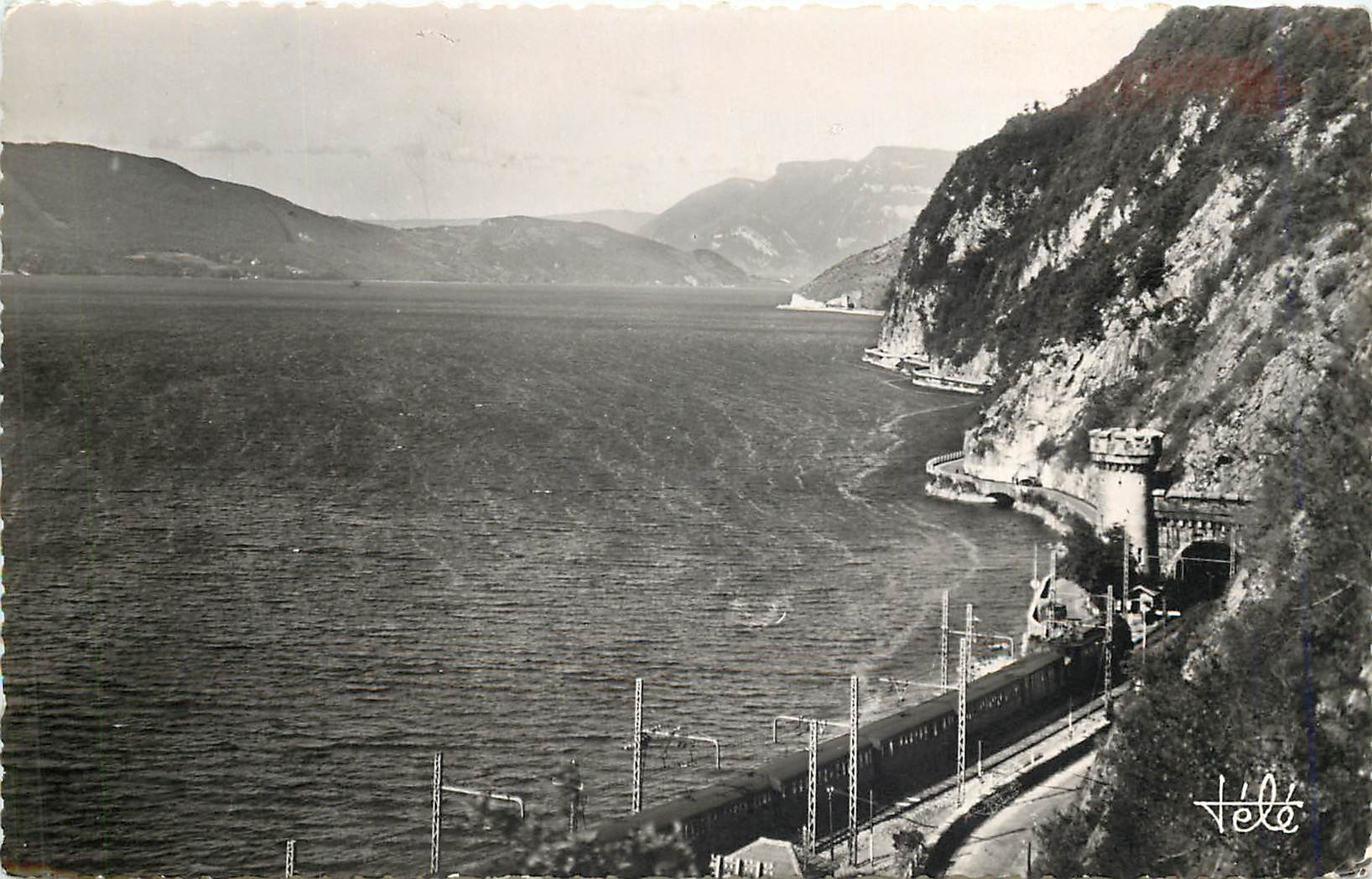 CPM Lac du Bourget Route de la Corniche et les Tunnels Train
