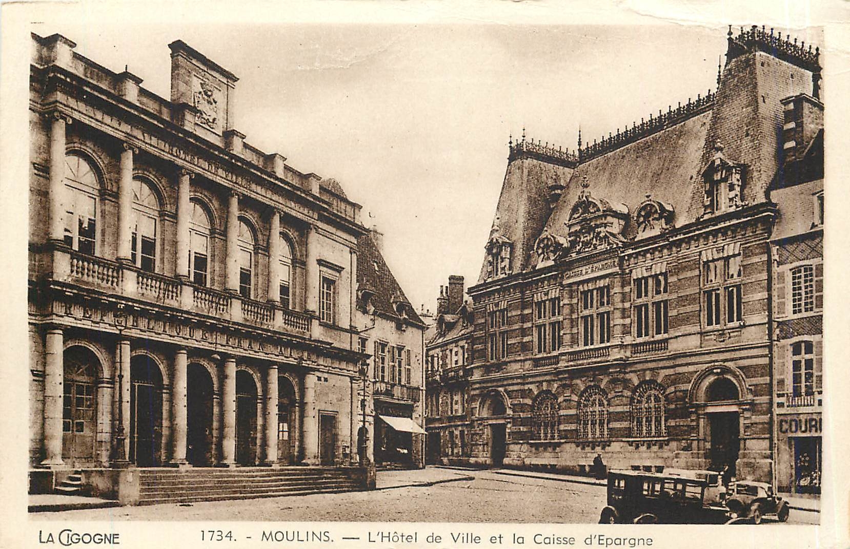 CPA Moulins L'Hotel de Ville et la Caisse d'Epargne 