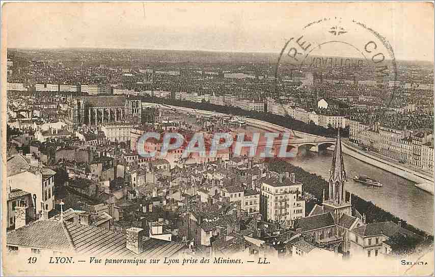 CPA Lyon Vue panoramique sur Lyon prise des Minimes 