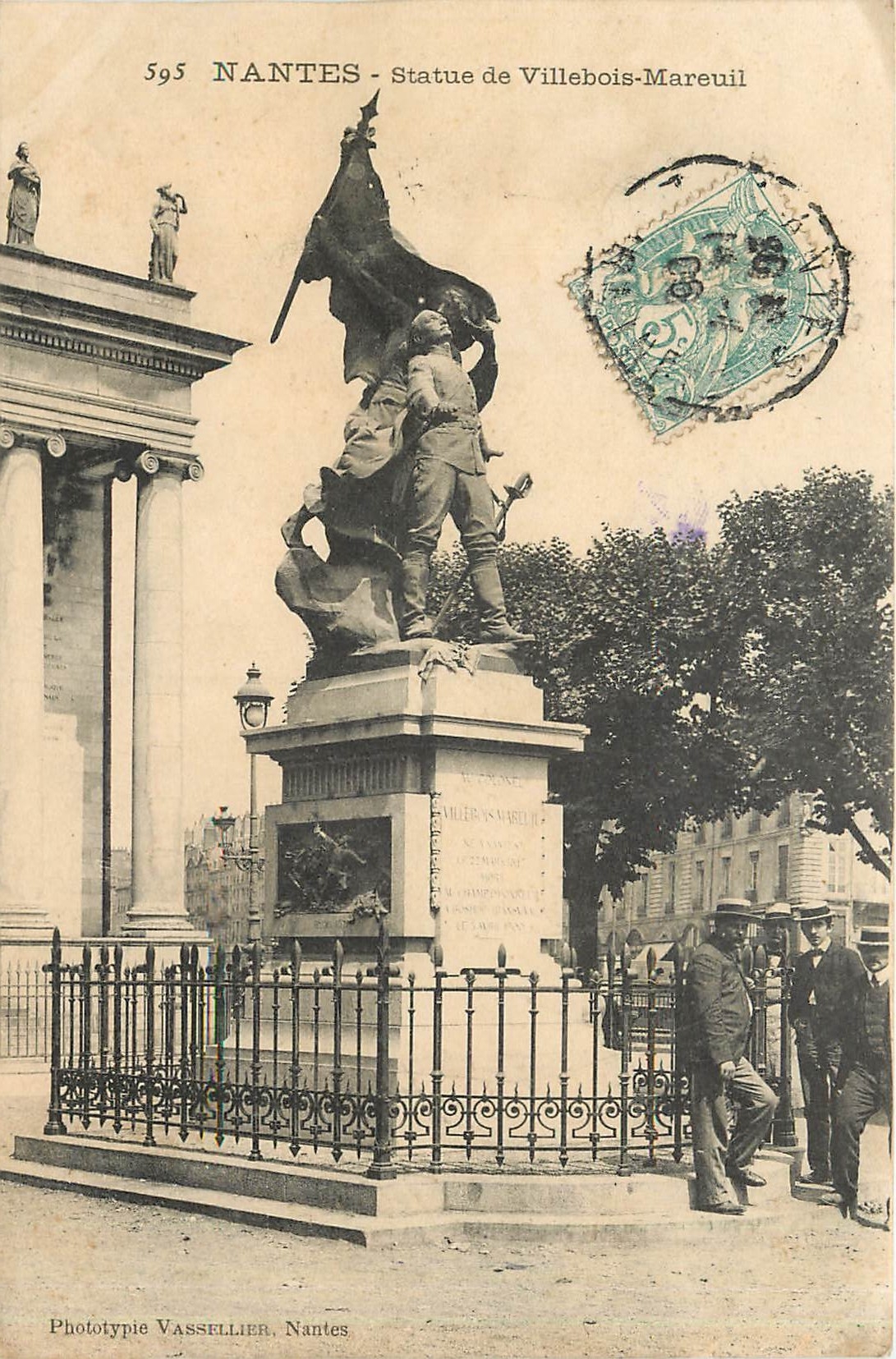 CPA Nantes Statue de Villebois Mareuil 