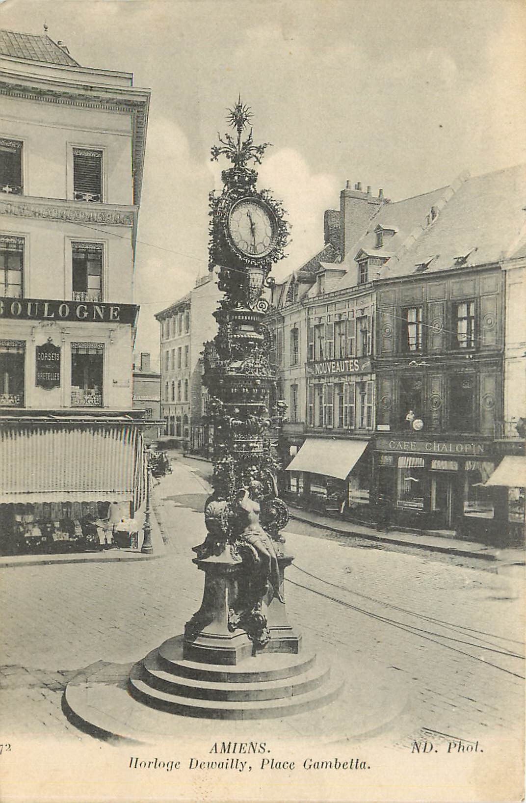 CPA Amiens Horloge Dewailly Place Gambetta 