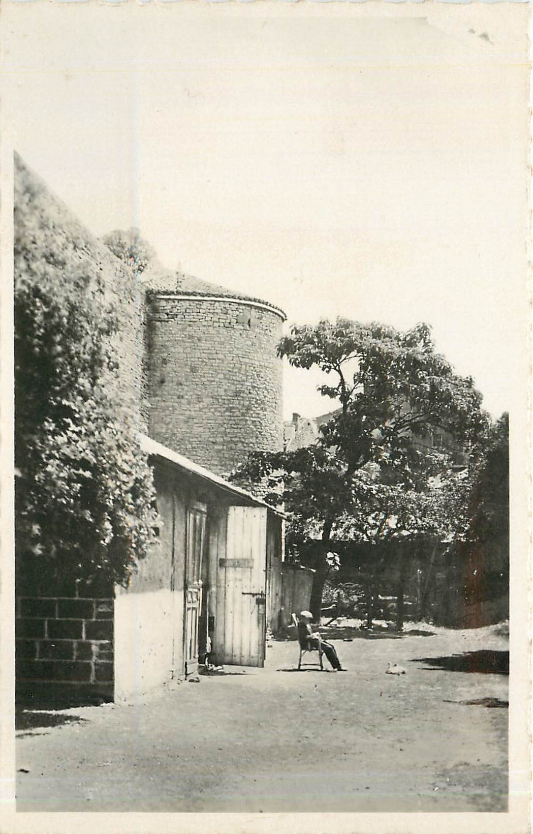 Gannat (Allier) — Un coin du vieux Château — éditeur non visible