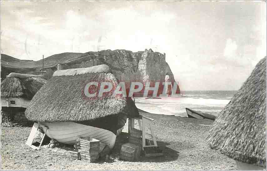 CPM Etretat SM Les calloges et la porte d'aval Bateau