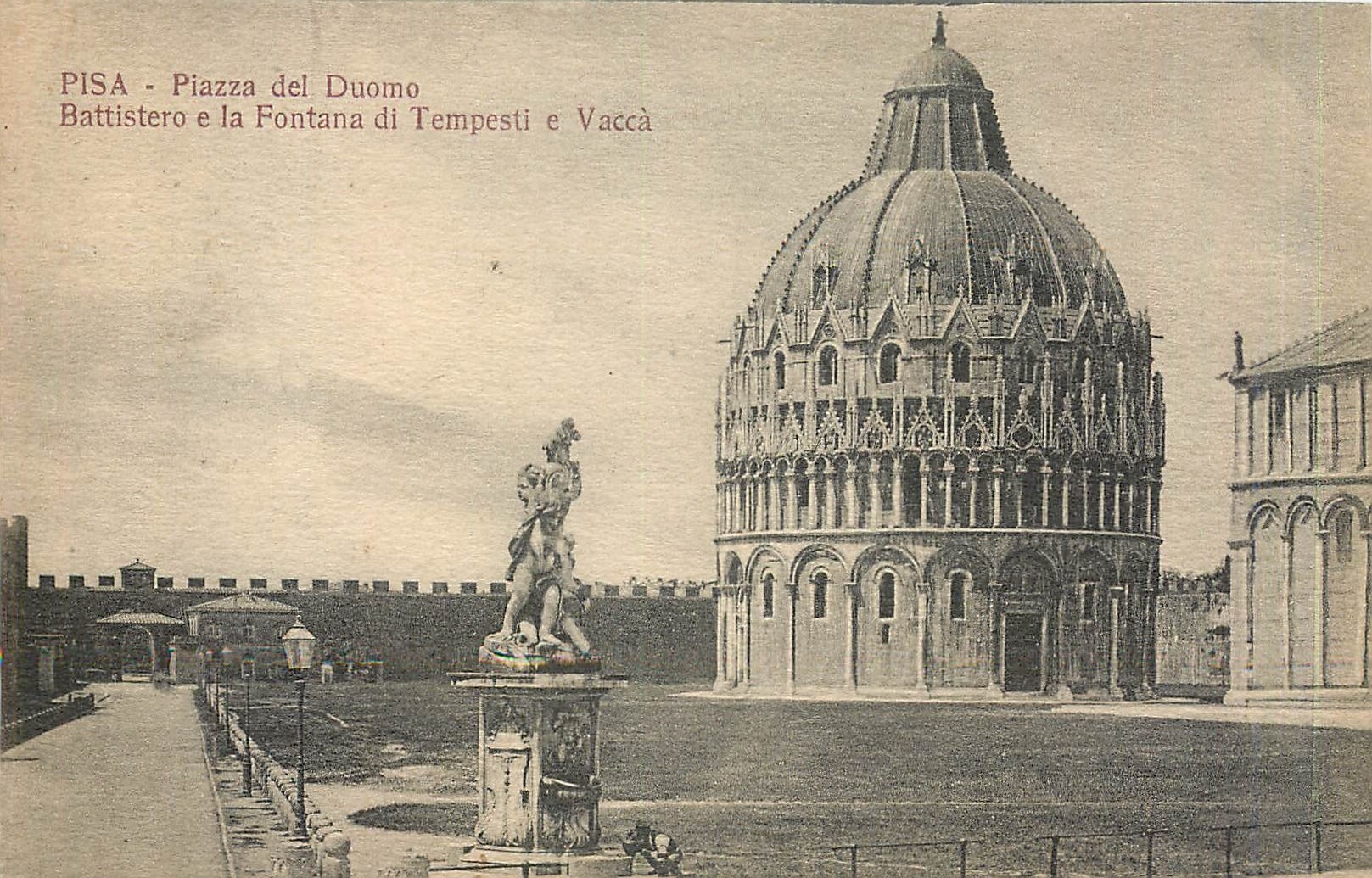 CPA Pisa Piazza del Duomo Battistero e la Fontana di Tempesti a Vacca 