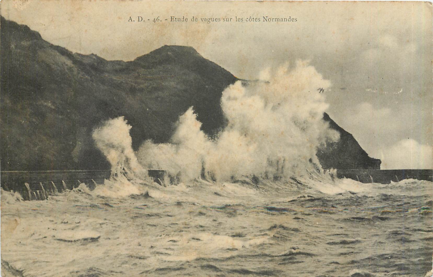 CPA Etude de vagues sur les cotes Normandes 
