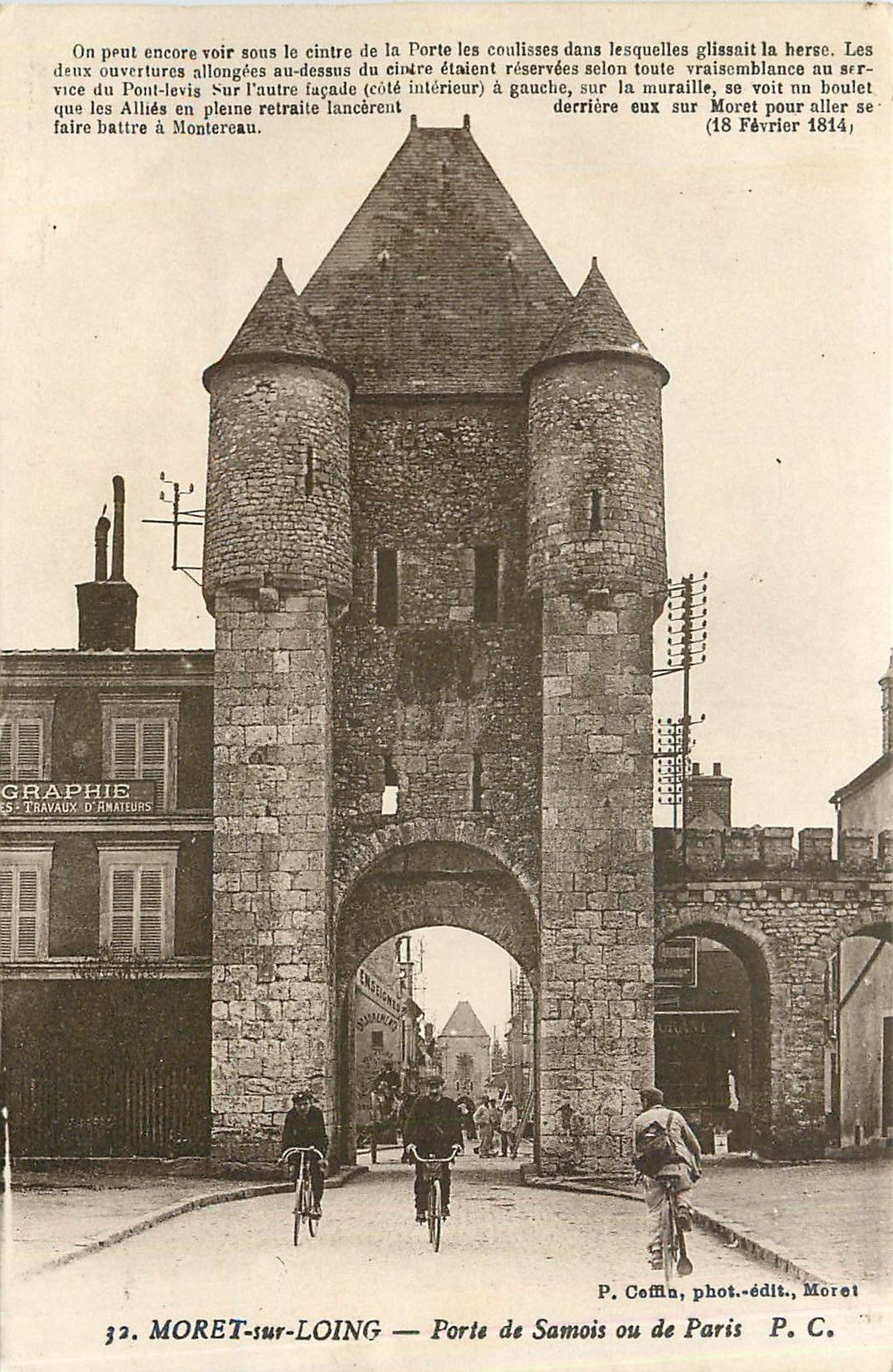 CPA Moret sur Loing Porte de Samois ou de Paris 