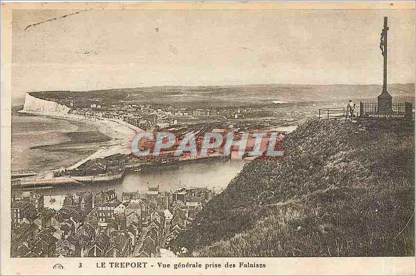 CPA Le Treport Vue generale prise des Falaises 
