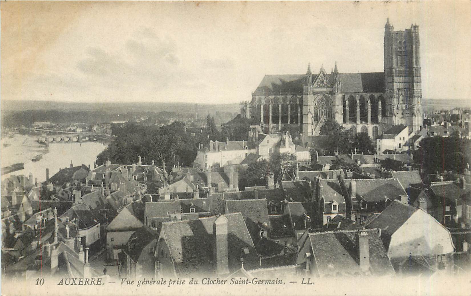 Auxerre — Vue générale prise du Clocher Saint-Germain — LL, n°10