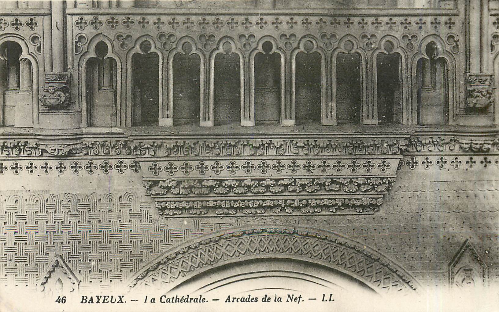 CPA Bayeux La Cathedrale Arcades de la Nef 