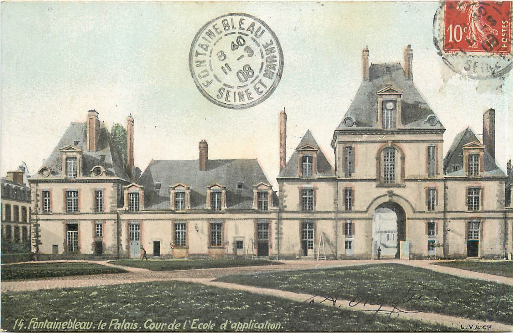 Fontainebleau - le Palais. Cour de l'École d'application — L.V.A. Ch - Recto