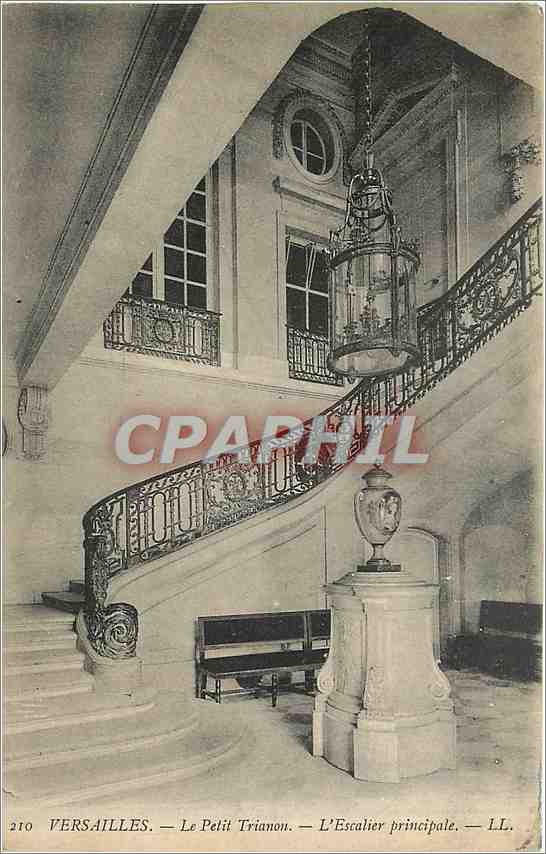 CPA Versailles Le Petit Trianon L'Escalier principale 