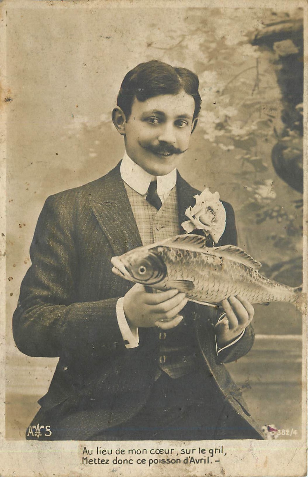 CPA Au lieu de mon coeur sur le gril Mettez donc ce poisson d'Avril 
