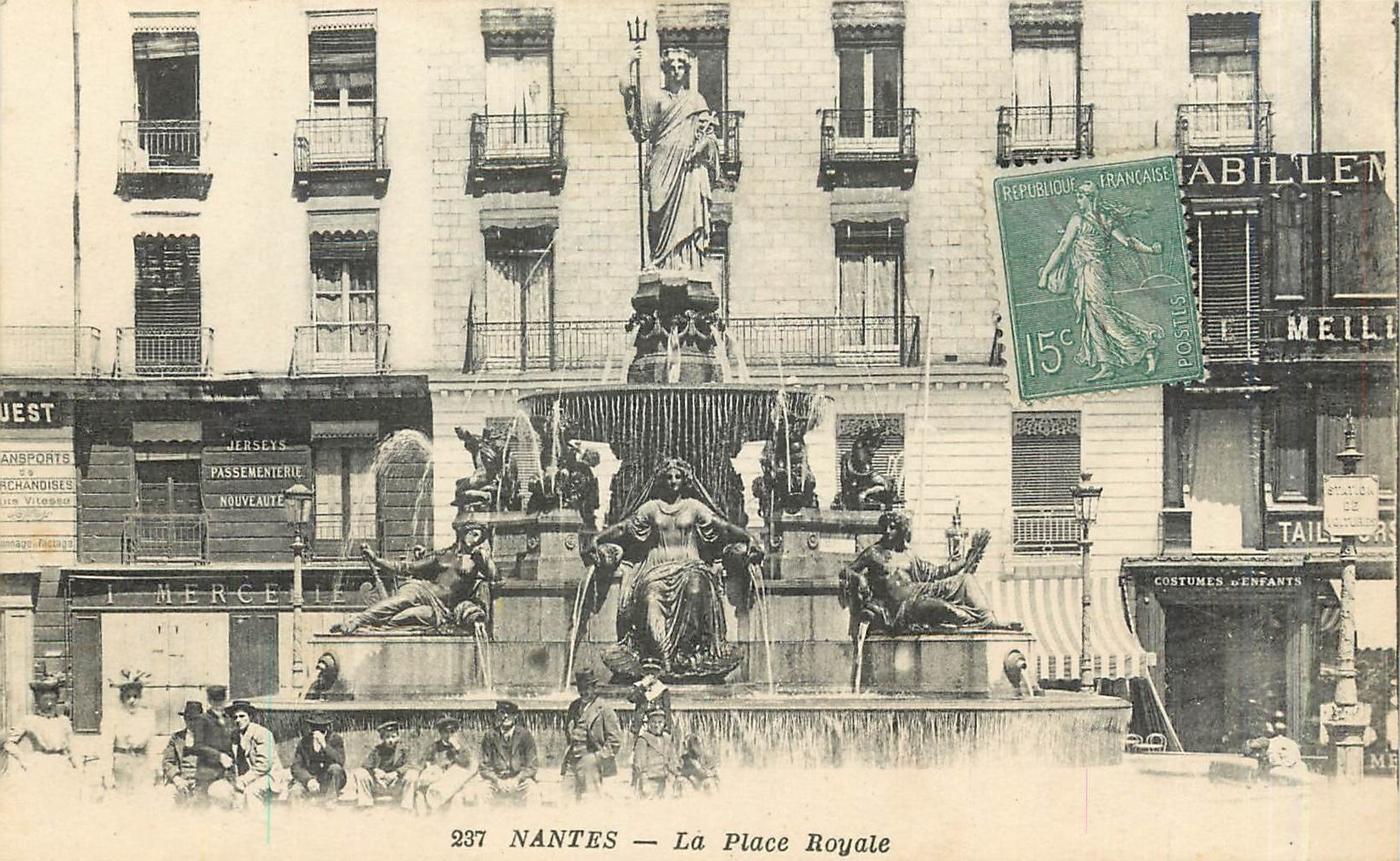 CPA Nantes La Place Royale 